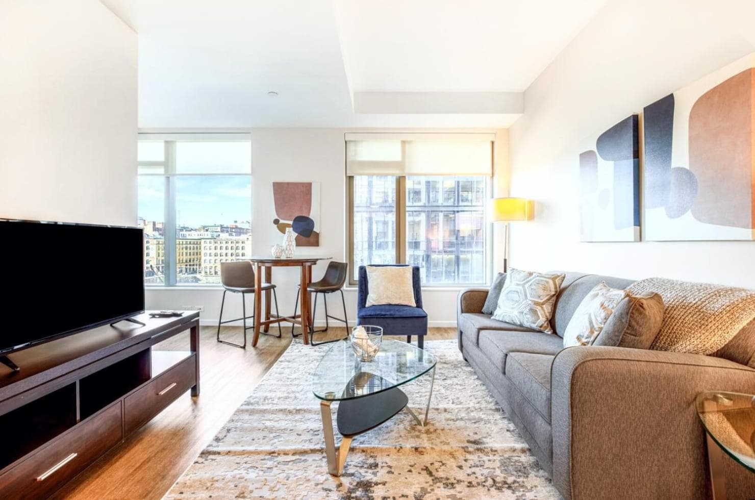 Photograph supplied for Spacious Apt Full Kitchen In Seaport