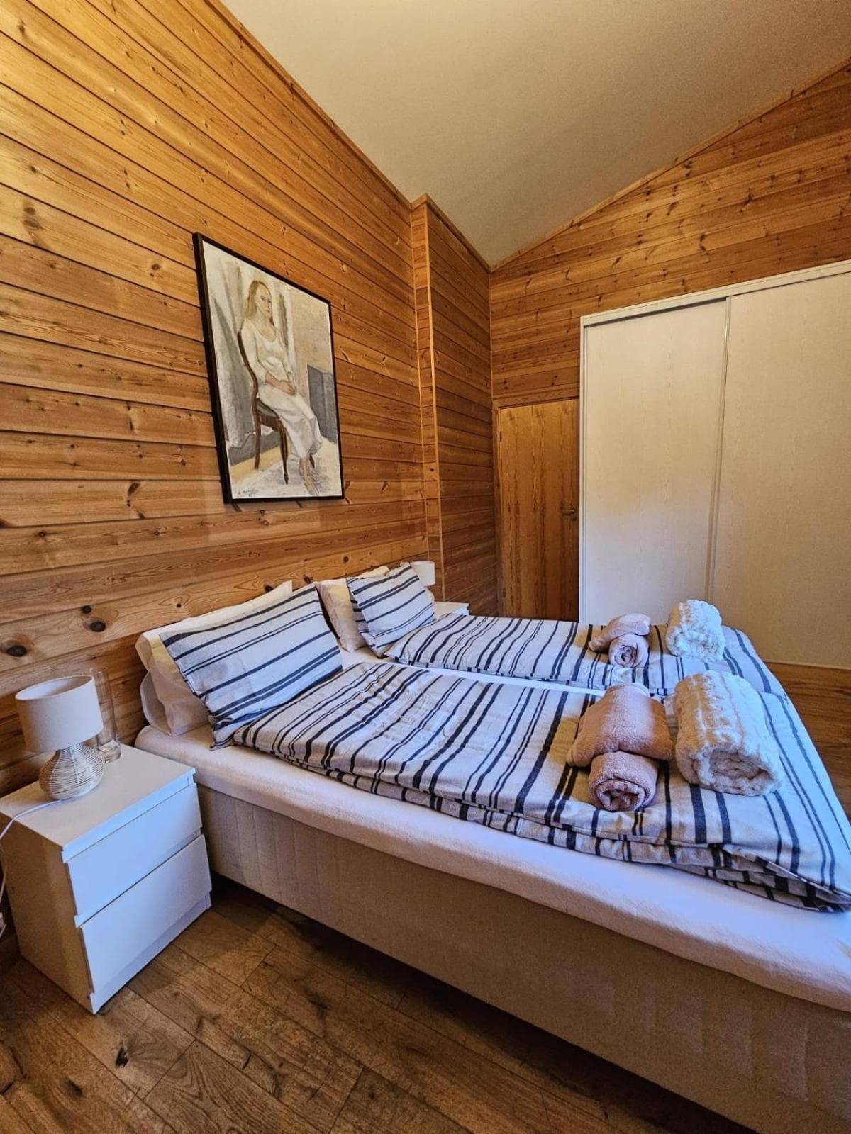Photograph supplied for Private room - 4 in a luxury villa CHALET STYLE