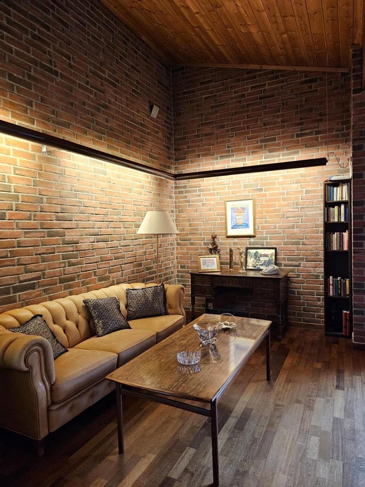 Photograph supplied for Private room - 4 in a luxury villa CHALET STYLE