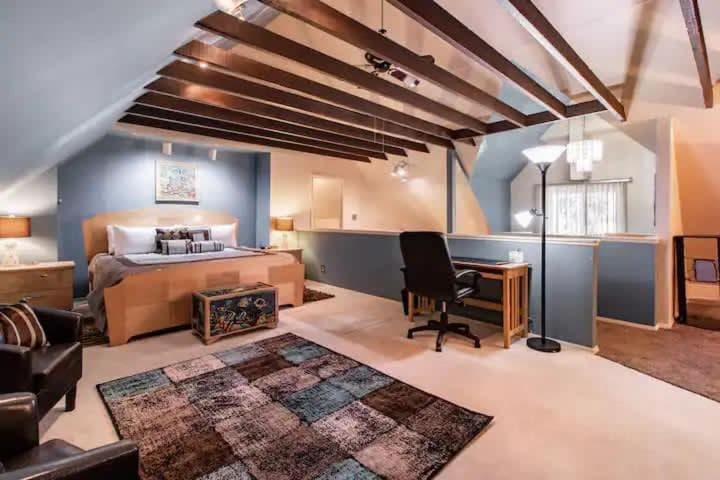 Photograph supplied for Spacious Family Getaway - Near Cleveland Clinic