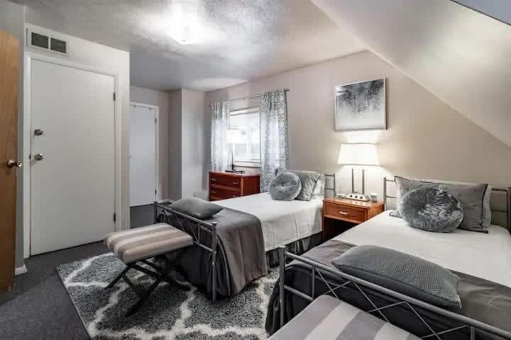 Photograph supplied for Spacious Family Getaway - Near Cleveland Clinic