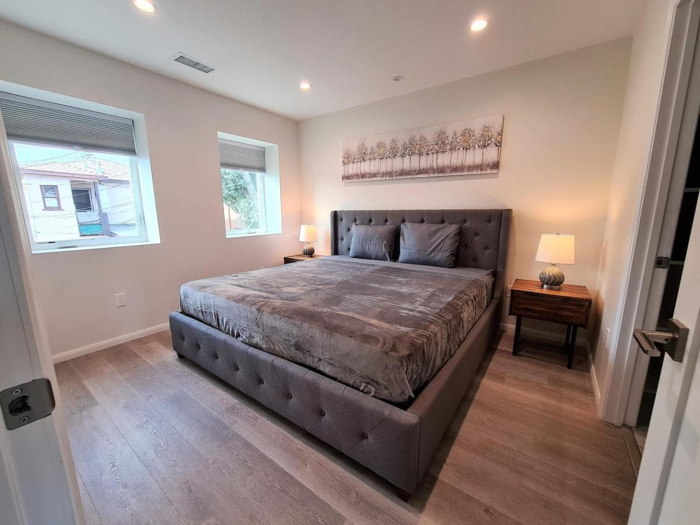 Photograph supplied for Prime LA 2 bedroom & 3 bath home Beverly Hills adj