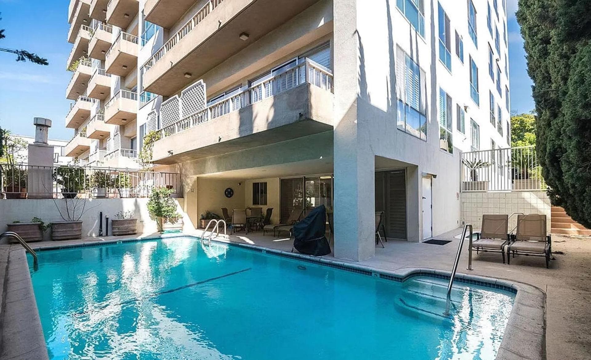 Photograph supplied for Luxurious Three-bedroom Penthouse