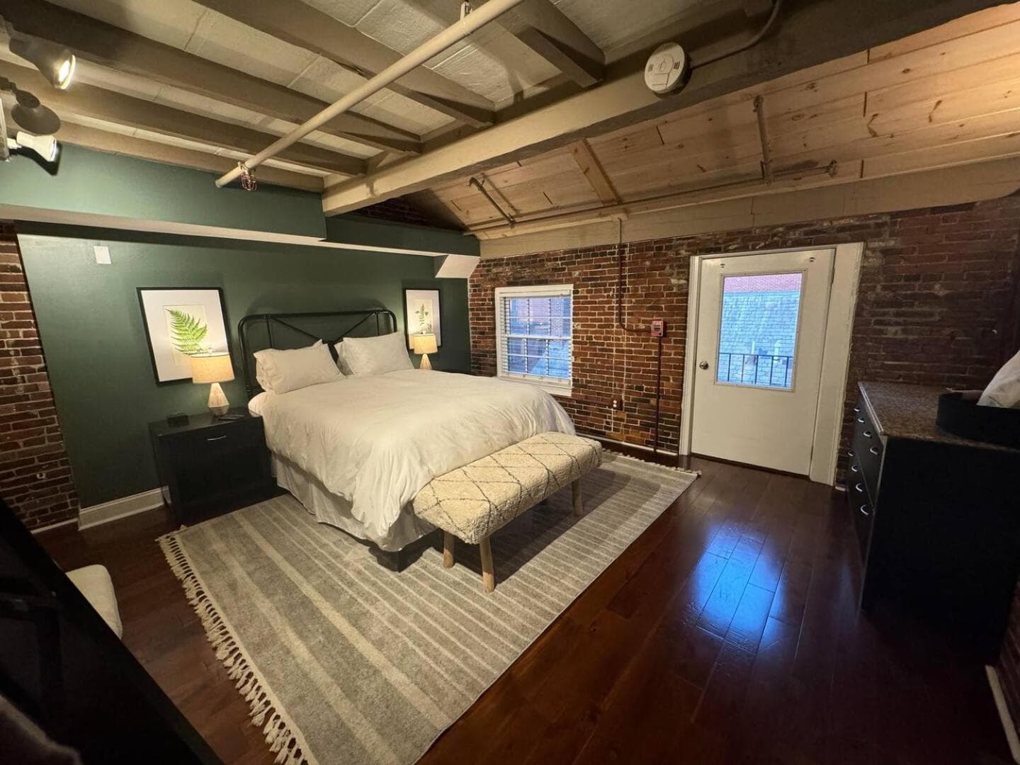 Photograph supplied for Elegant 2BR 009mi Faneuil HallQuincy Market