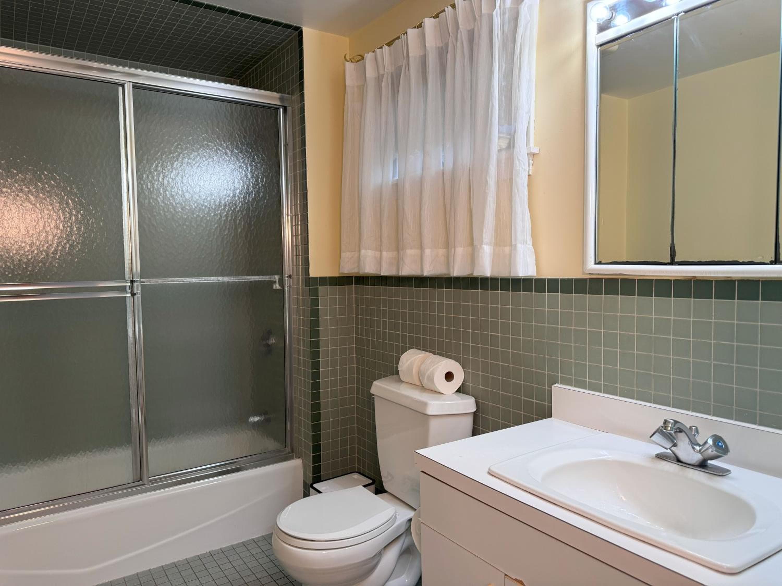 Photograph supplied for Harvard Rooms - 2BR Retreat adjacent to university