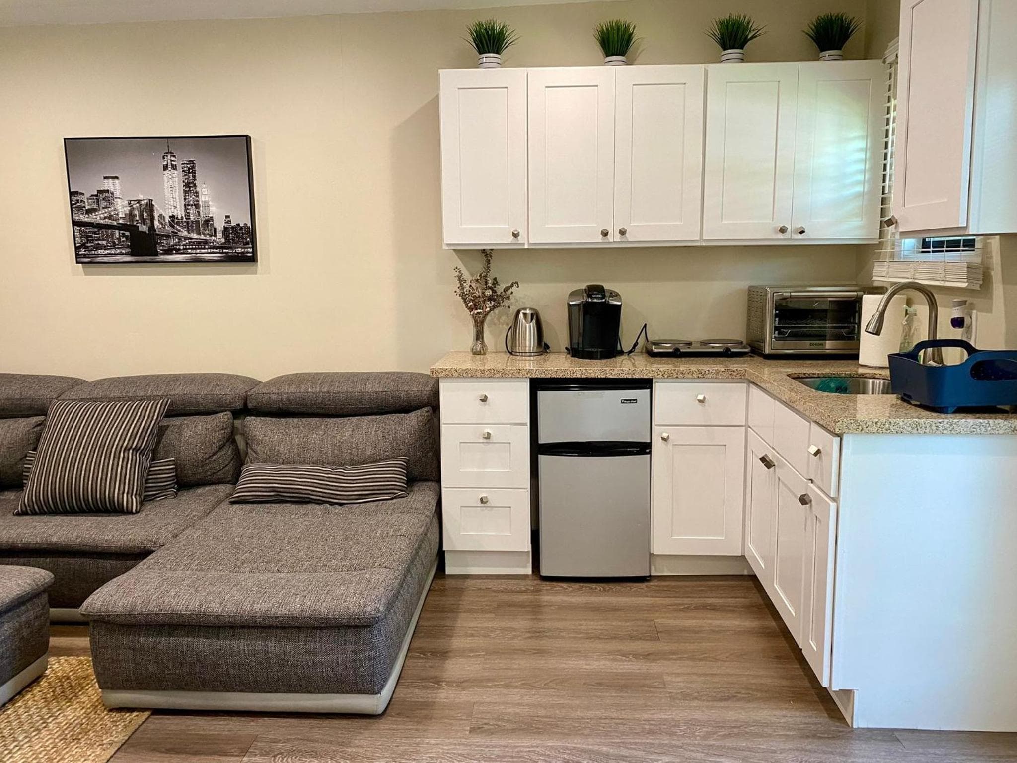 Photograph supplied for Guest suite near La Cienega Park Beverly Hills