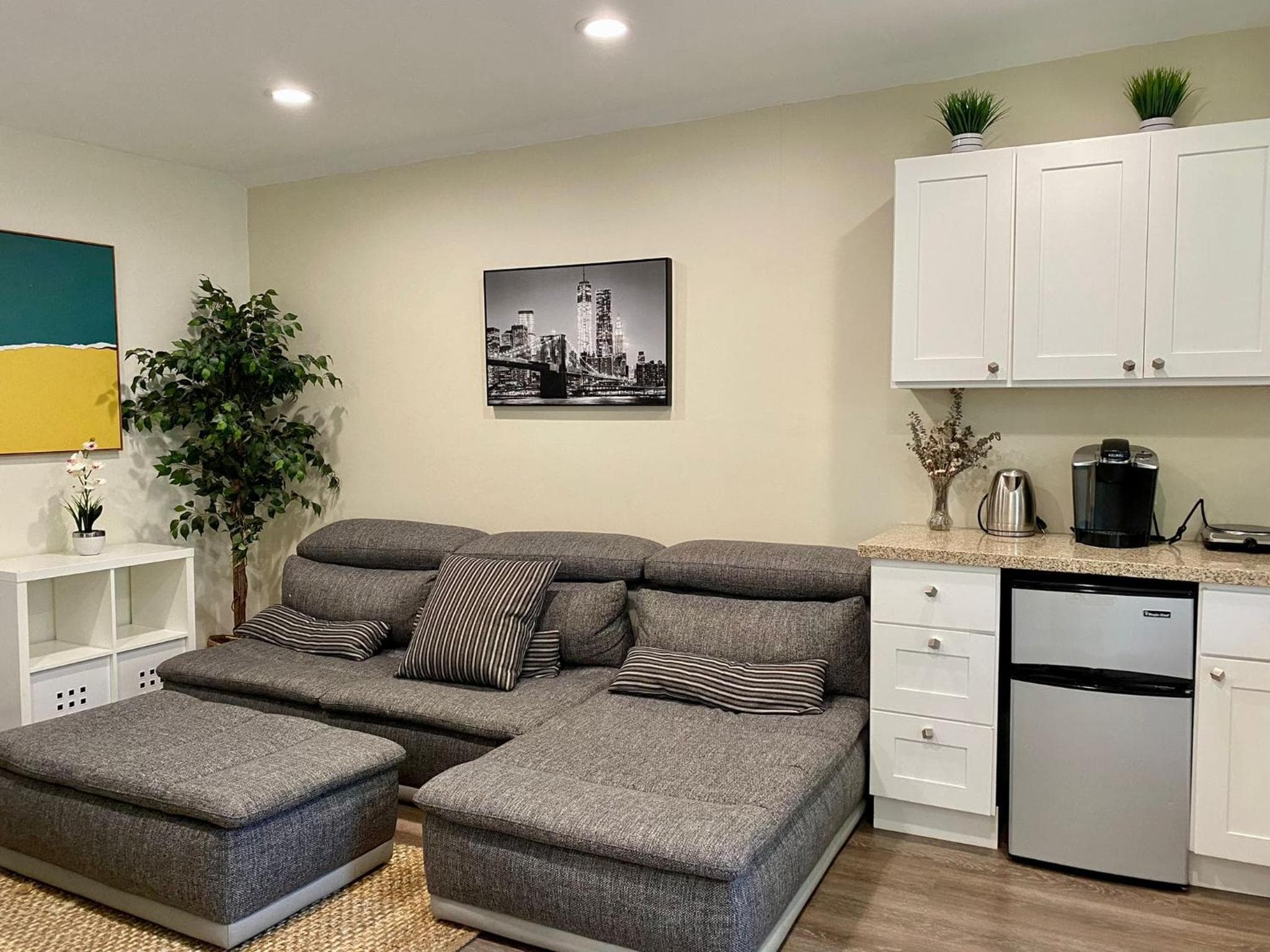 Photograph supplied for Guest suite near La Cienega Park Beverly Hills