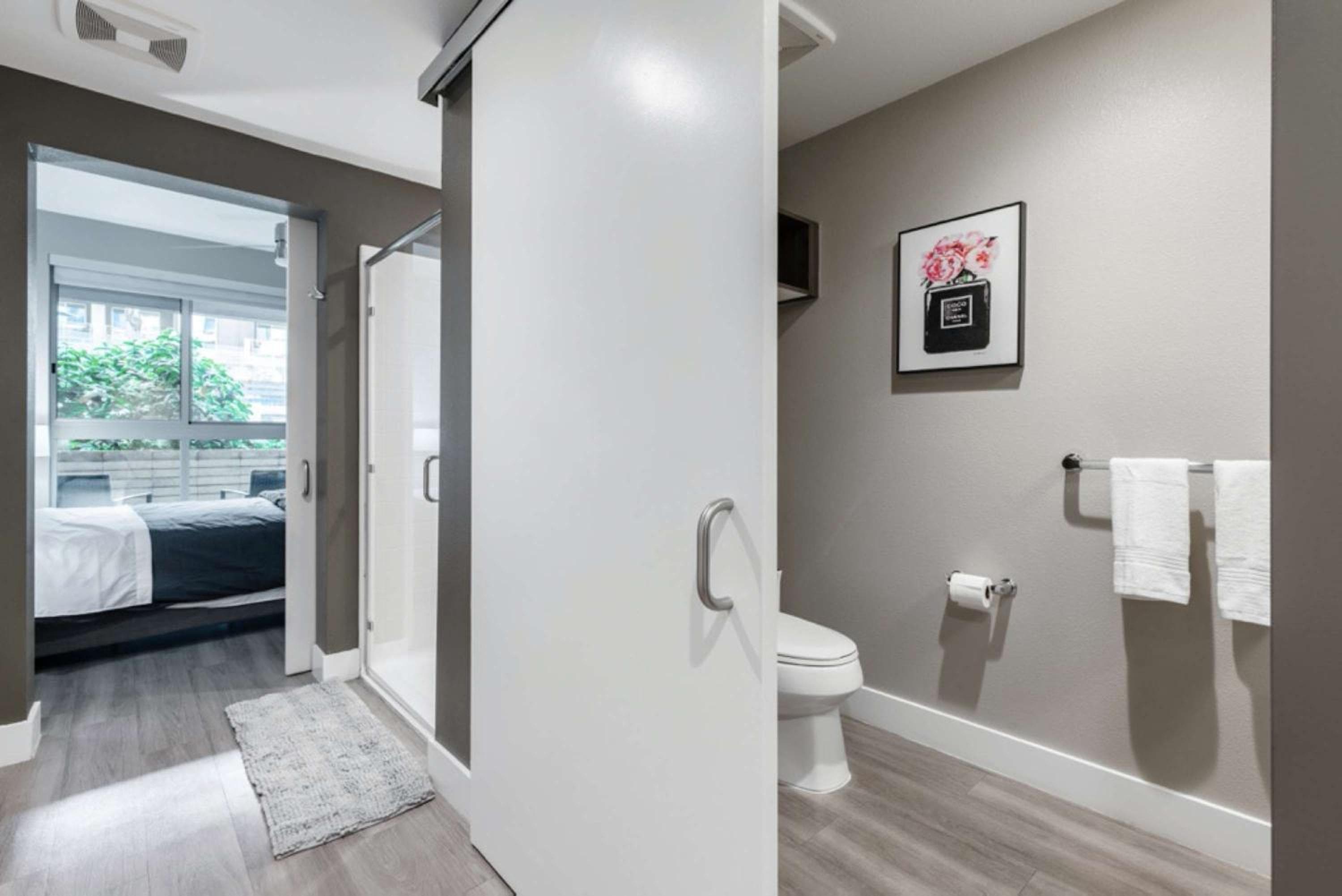 Photograph supplied for Modern Luxury Apartment avl