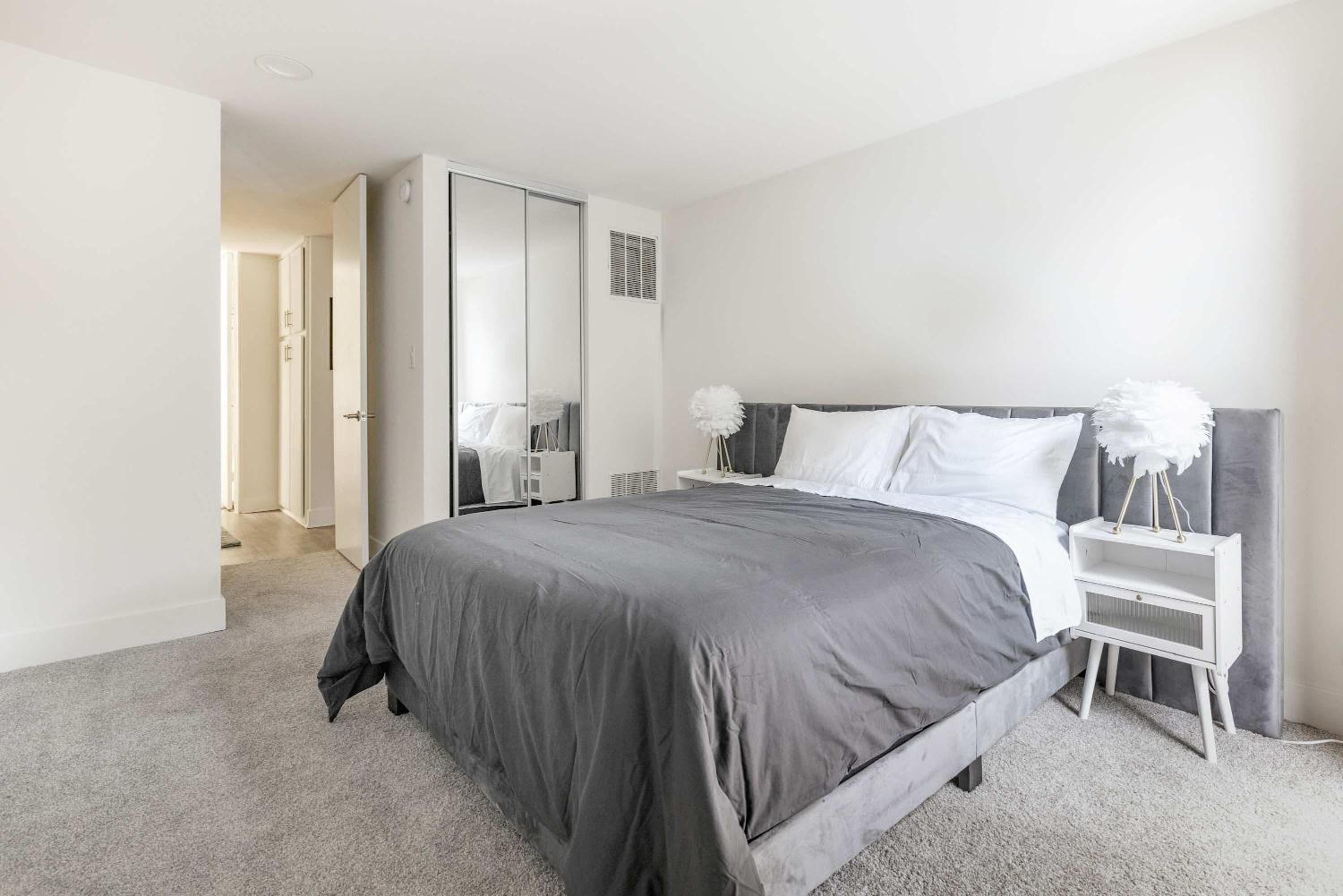 Photograph supplied for Cozy Luxury Apartment WeHo Boys Town med