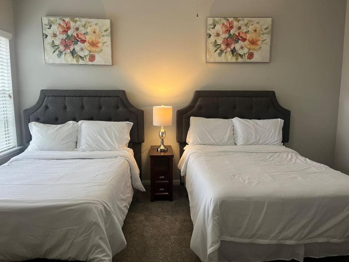 Photograph supplied for Resort Style Apt/Home in Houston Medical Centre