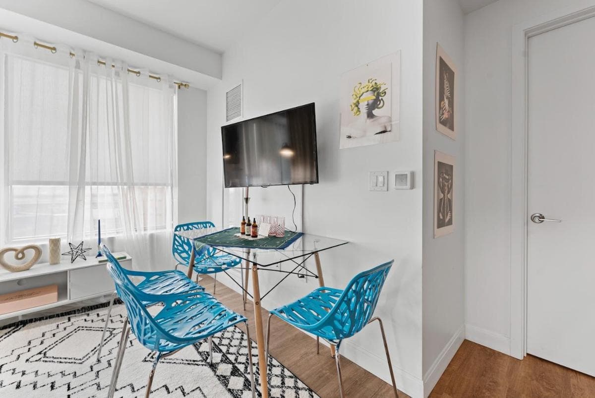 Photograph supplied for The Dazzling Two-Bedroom Two-Bath Suite in Cambridge
