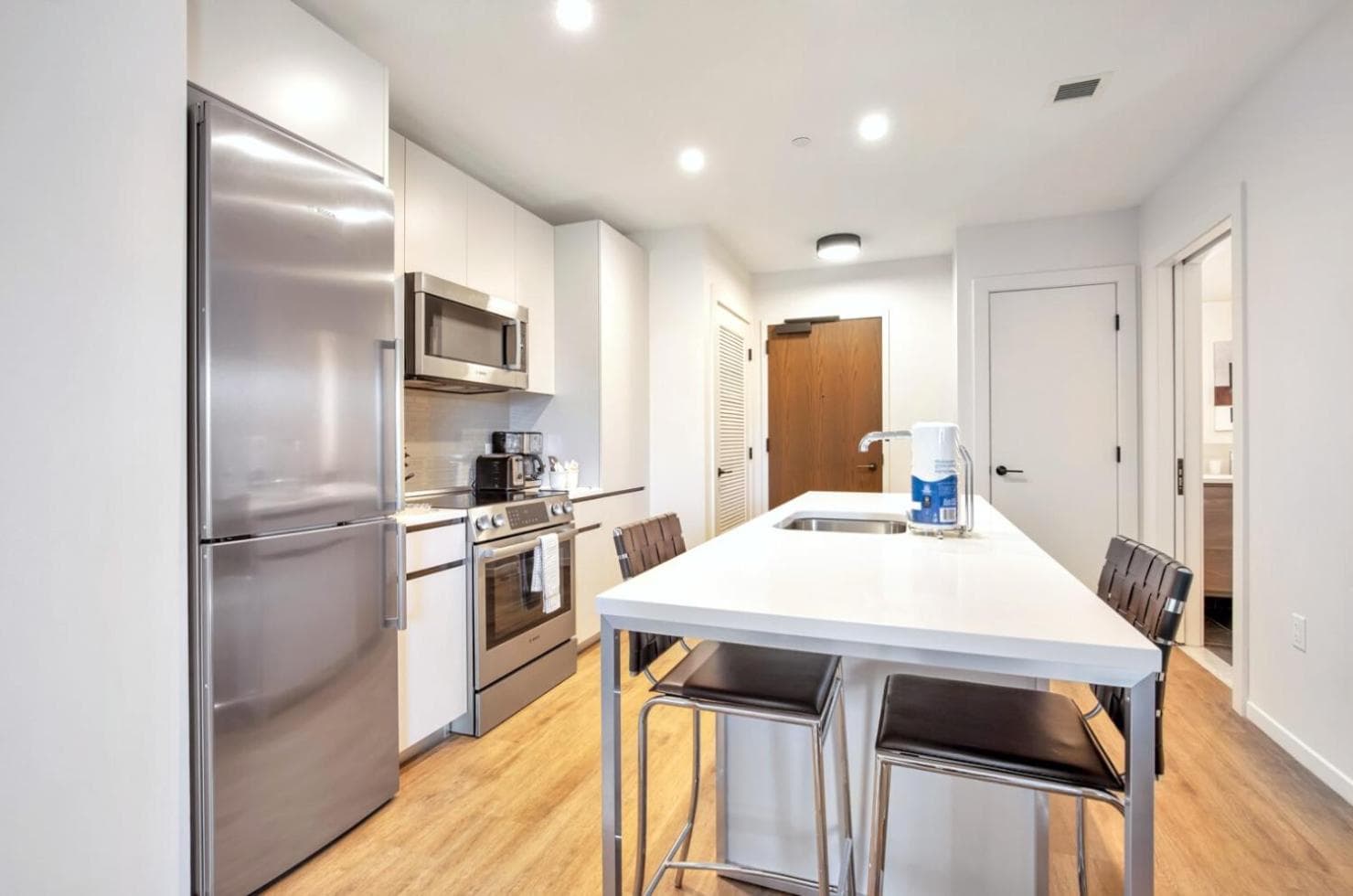 Photograph supplied for Spacious Apt Full Kitchen In Seaport