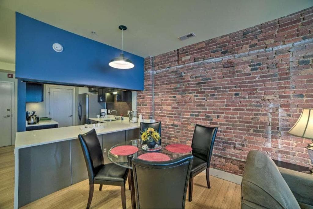 Photograph supplied for Baltimore executive furnished properties at Inner Harbor Water st