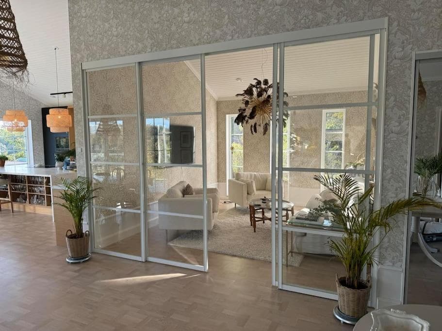 Photograph supplied for Villa Övernäs