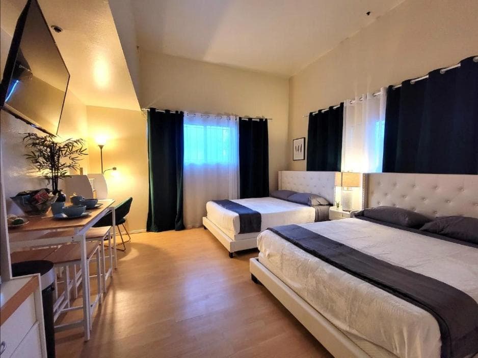 Photograph supplied for Spacious studio with two queen beds near Beverlywood 5 minutes to Rodeo Drive