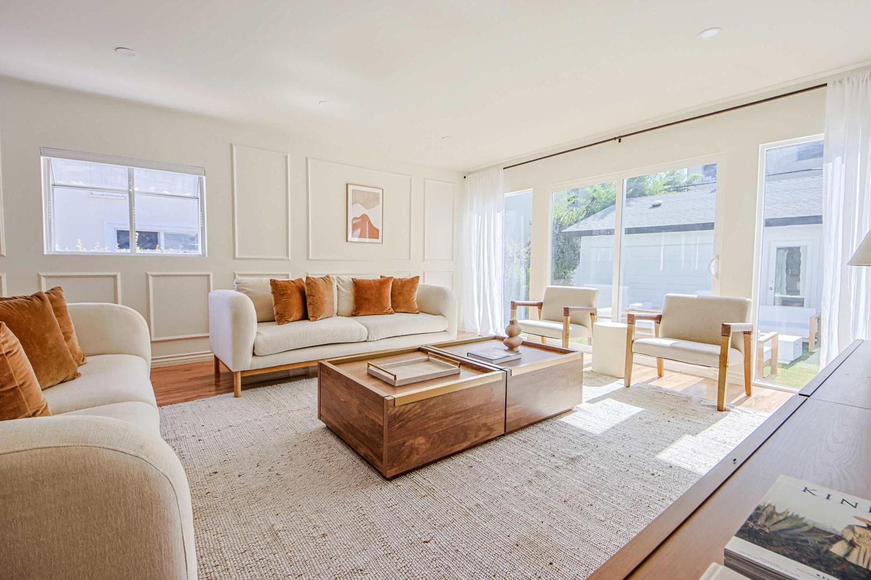 Photograph supplied for Elegant 6BR with Tranquil Outdoor Oasis