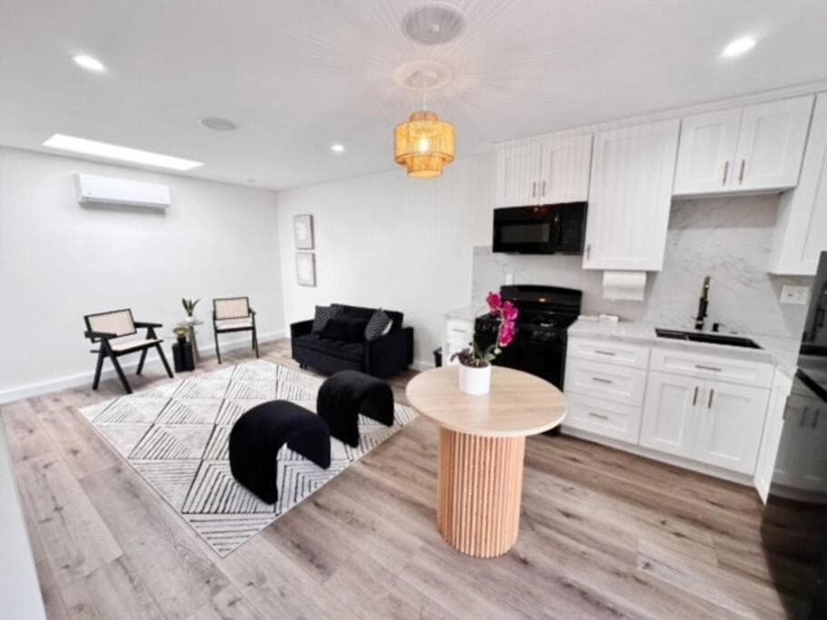 Photograph supplied for New Private Villa By Beverly Hills and The Grove Spacious 2 Story Unit in the Best Part of LA