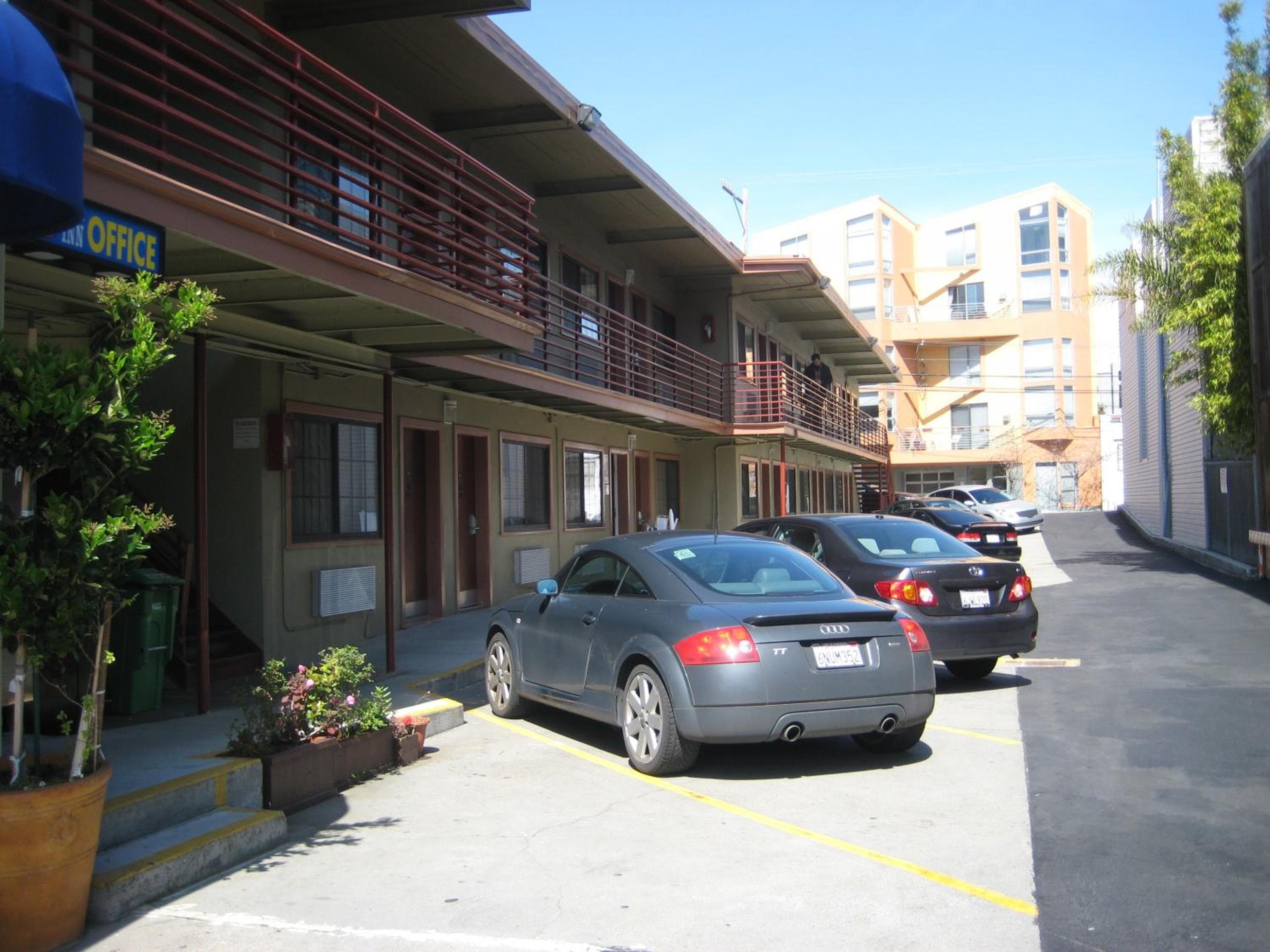 Photograph supplied for Bay Bridge Inn San Francisco