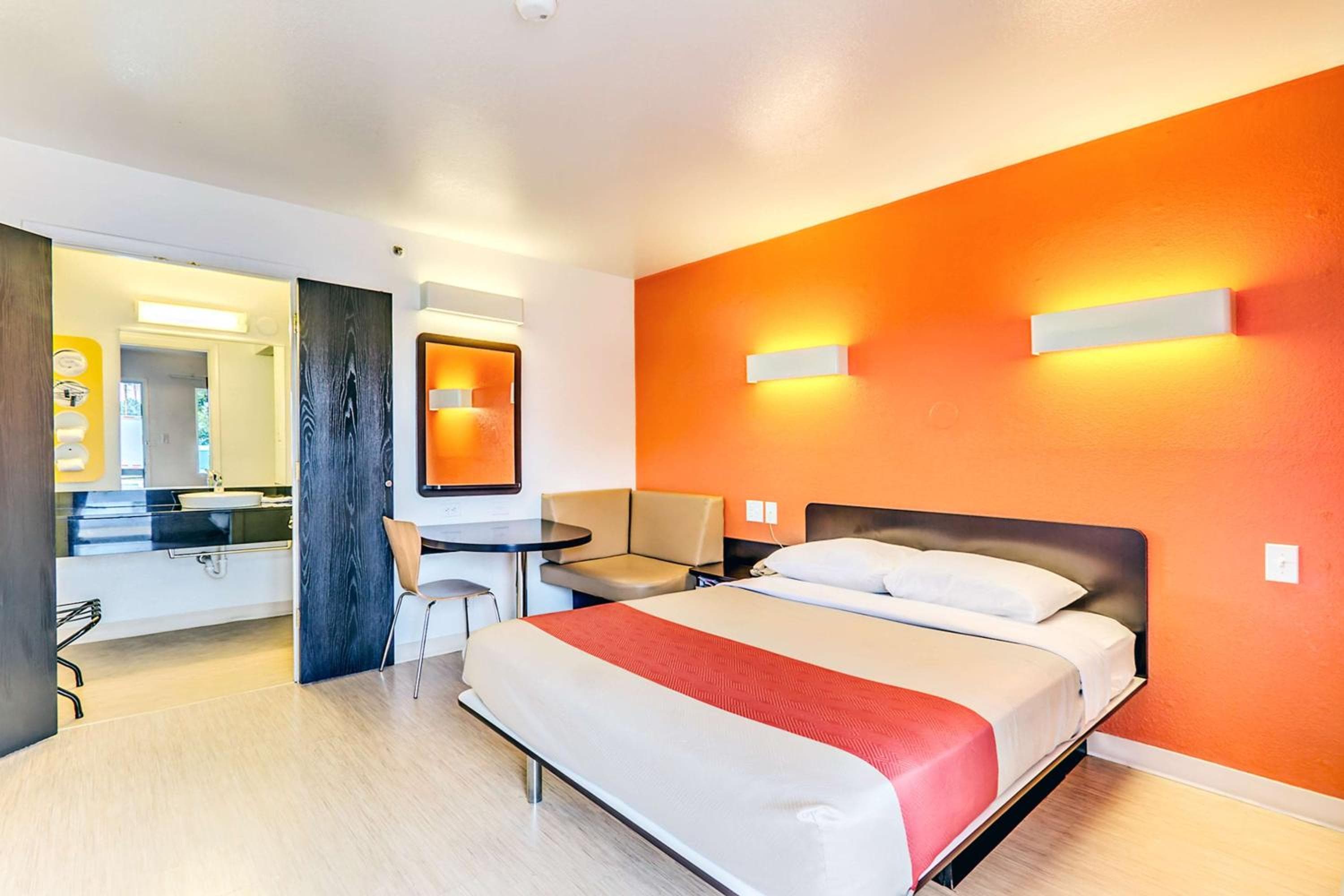 Photograph supplied for Motel 6-Linthicum Heights, MD - BWI Airport