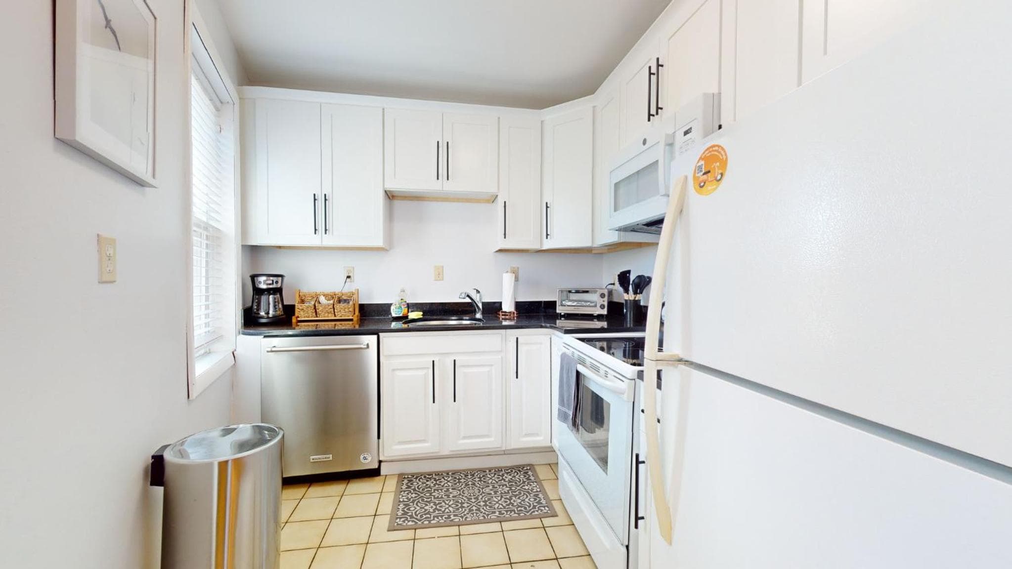 Photograph supplied for South End,2 bed, in unit lau,cen air, Northeastern