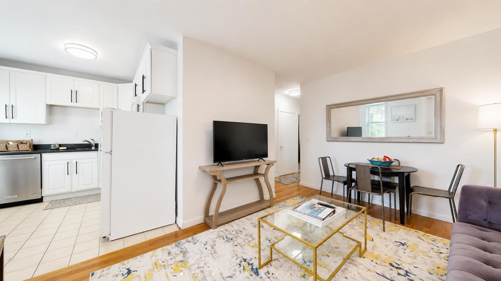 Photograph supplied for South End,2 bed, in unit lau,cen air, Northeastern