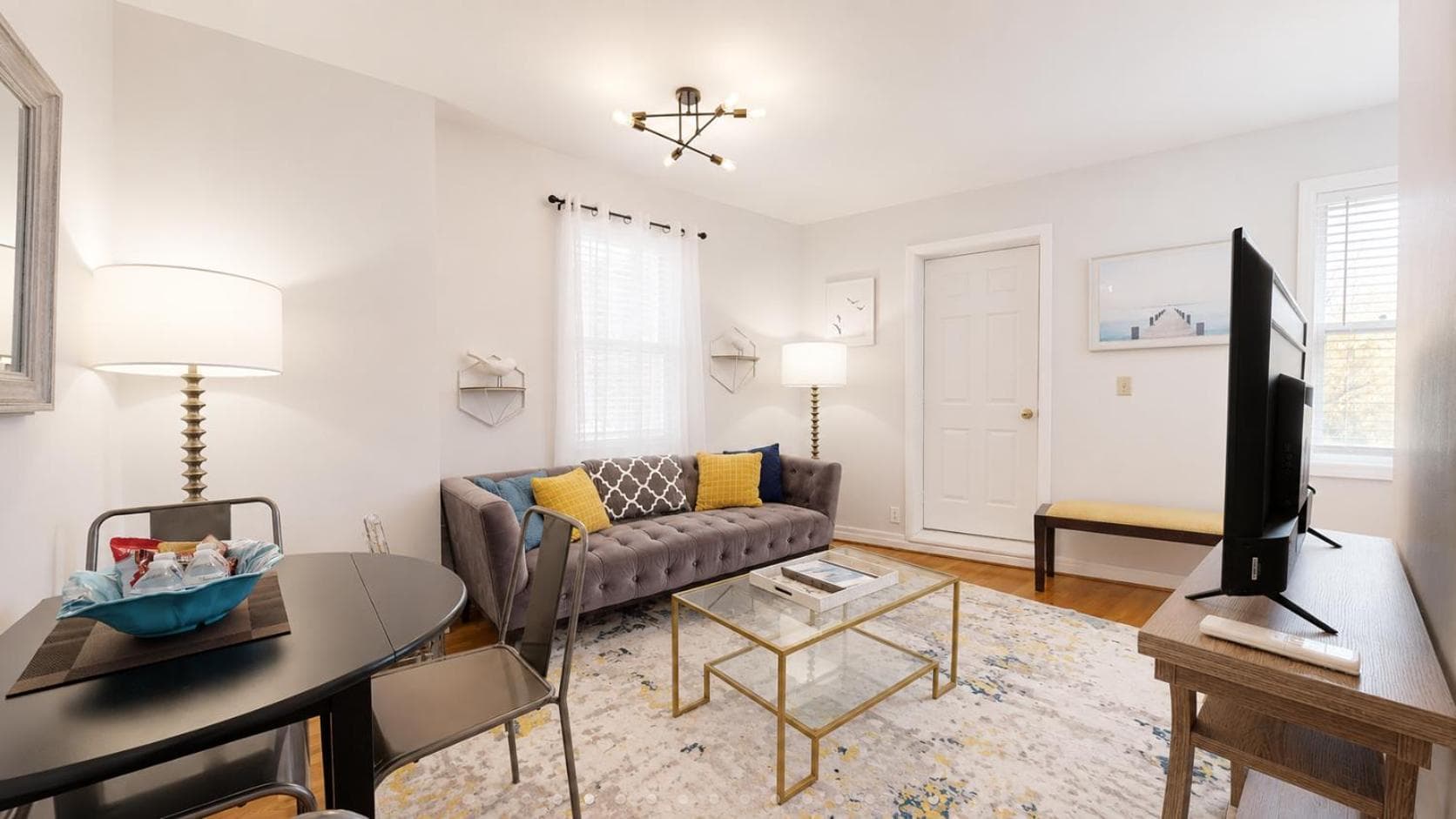 Photograph supplied for South End,2 bed, in unit lau,cen air, Northeastern