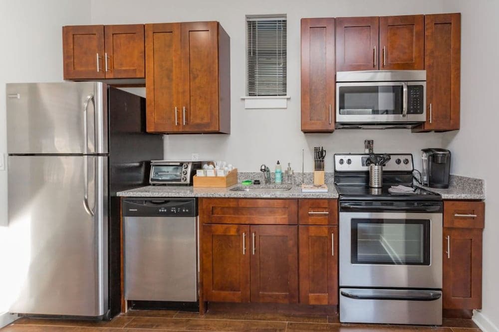 Photograph supplied for Cozysuites Music Row Spacious 1BR -free Parking 60