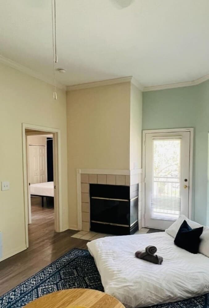 Photograph supplied for Great Location and Upgraded Apartment