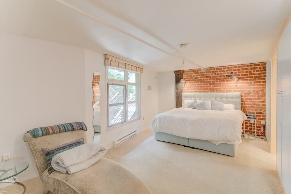 Photograph supplied for Spacious Luxury Historic Loft In Downtown Sf 2 Bedroom Condo by RedAwning
