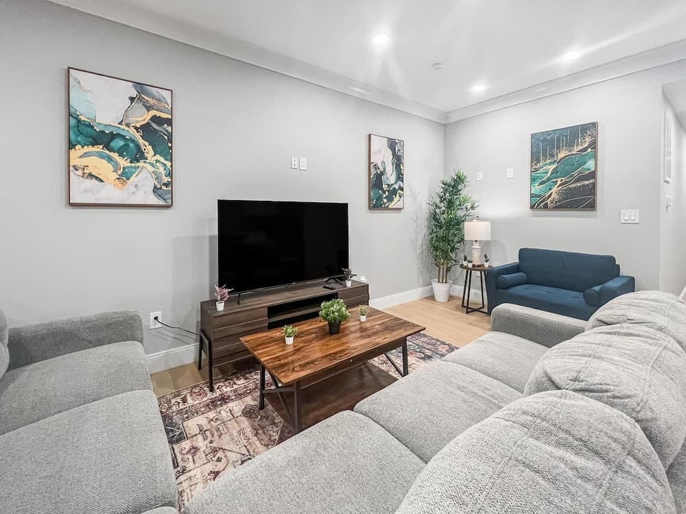 Photograph supplied for Luxury 3BD 2BA Near Logan Airport and T Station