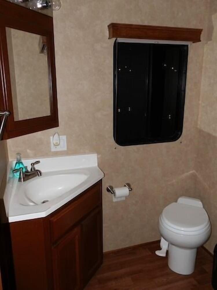 Photograph supplied for Houseboat Scorpius by SleepAfloat