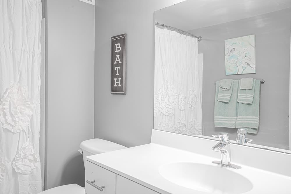 Photograph supplied for 2br Furnished Apartment In Baltimore Downtown 2 Bedroom Apts by RedAwning