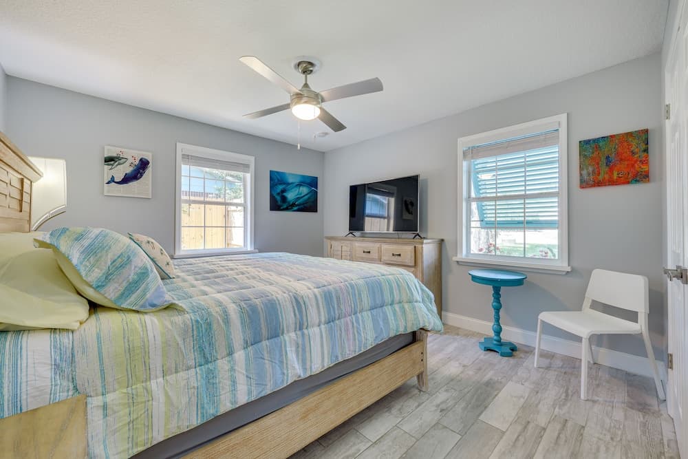 Photograph supplied for Modern Coastal Home w/ Pool: Mins to Beach & Mayo!