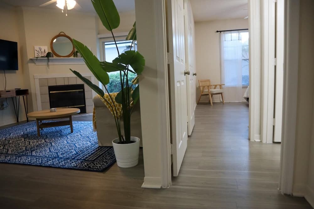 Photograph supplied for Upgraded 3 bed apt Close to Beaches and Mayo Clinic