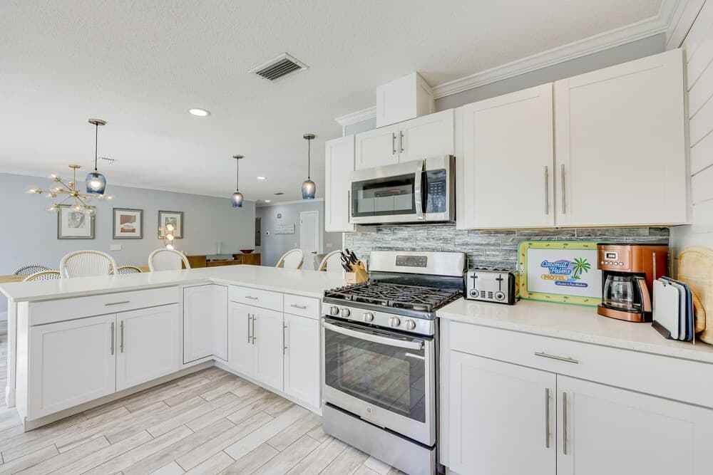 Photograph supplied for Modern Coastal Home w/ Pool: Mins to Beach & Mayo!