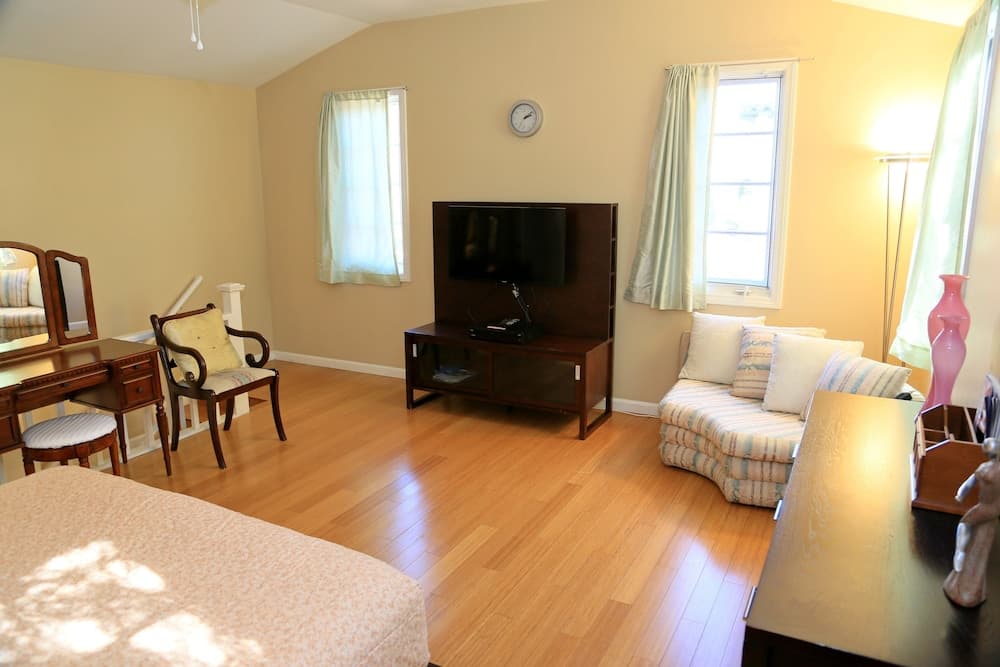 Photograph supplied for Wilshire Vista
