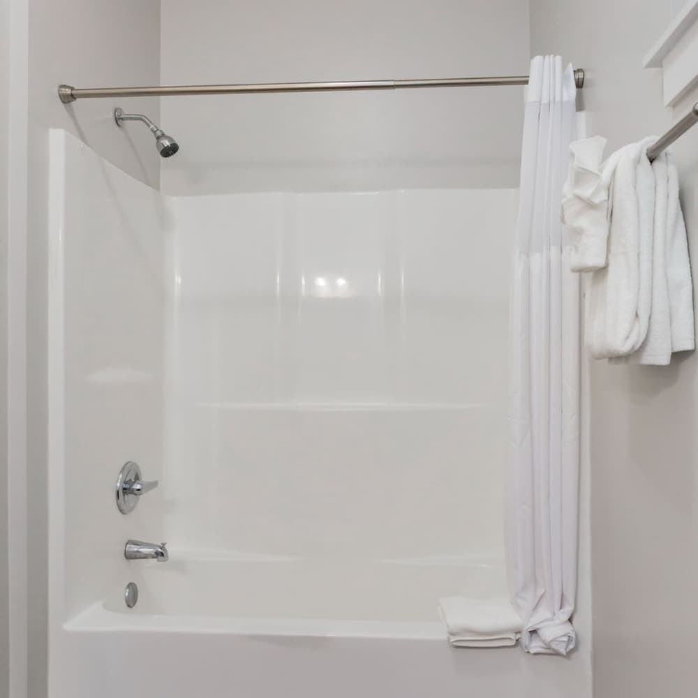 Photograph supplied for Cozysuites Music Row Spacious 1BR -free Parking 60