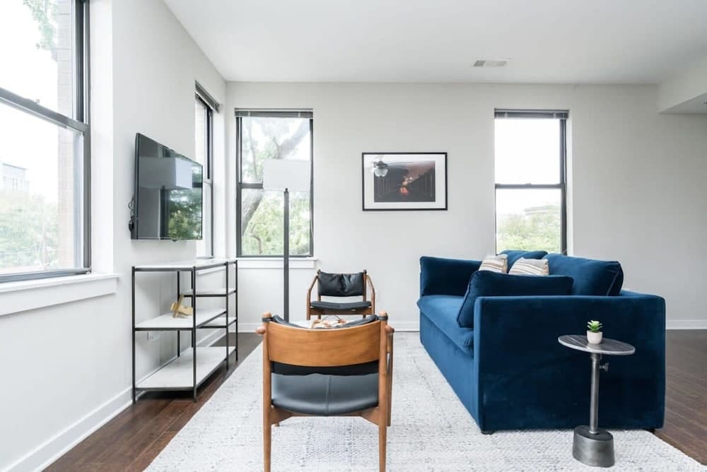 Photograph supplied for Cozysuites Music Row Stunning 2BR -free Parking 05