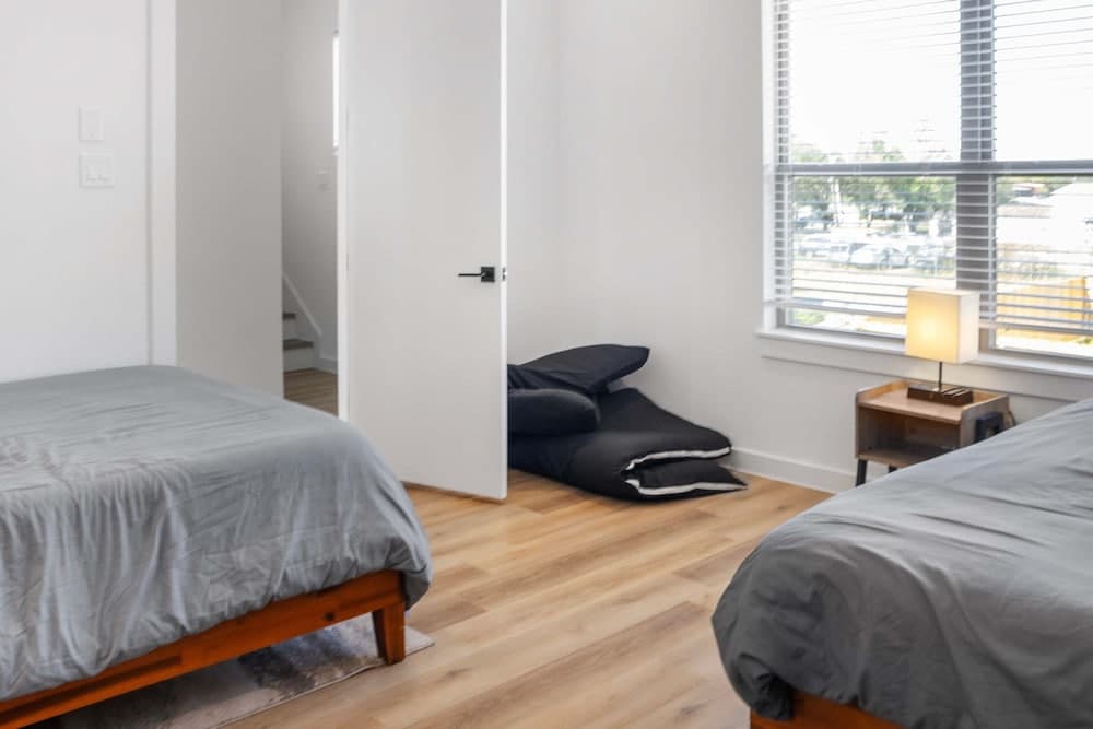 Photograph supplied for 5BD Spacious Retreat Fast Wi-fi Parking Gym