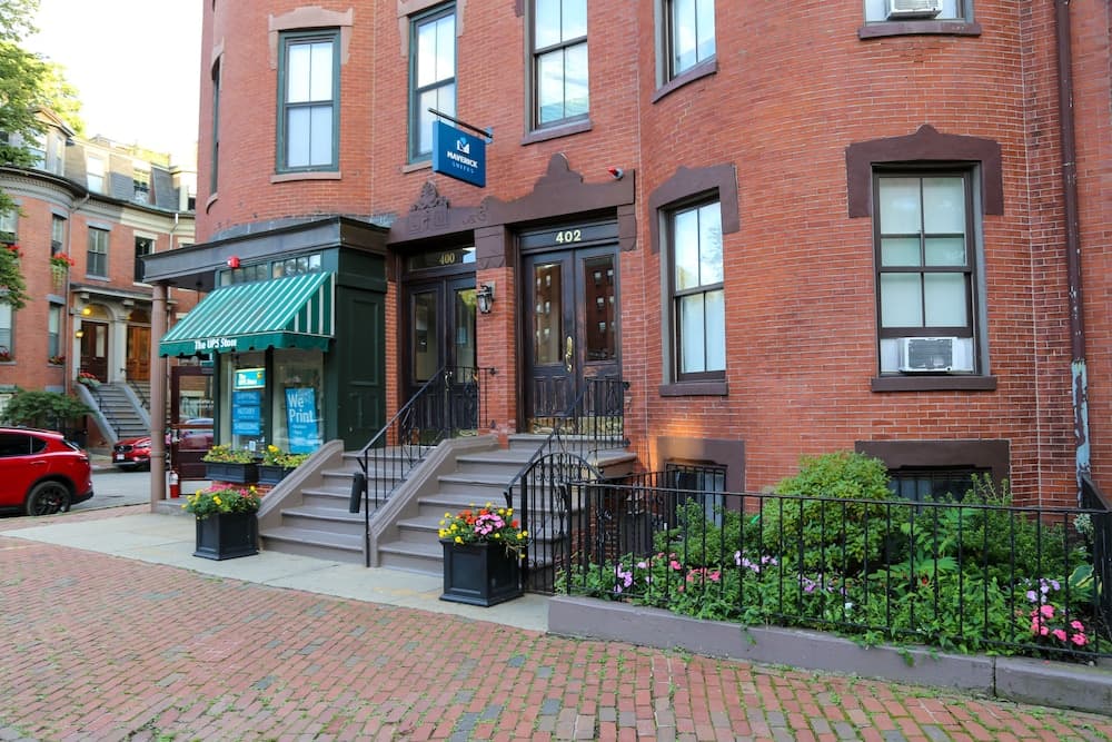 Photograph supplied for Maverick Suites at 402 Columbus Ave