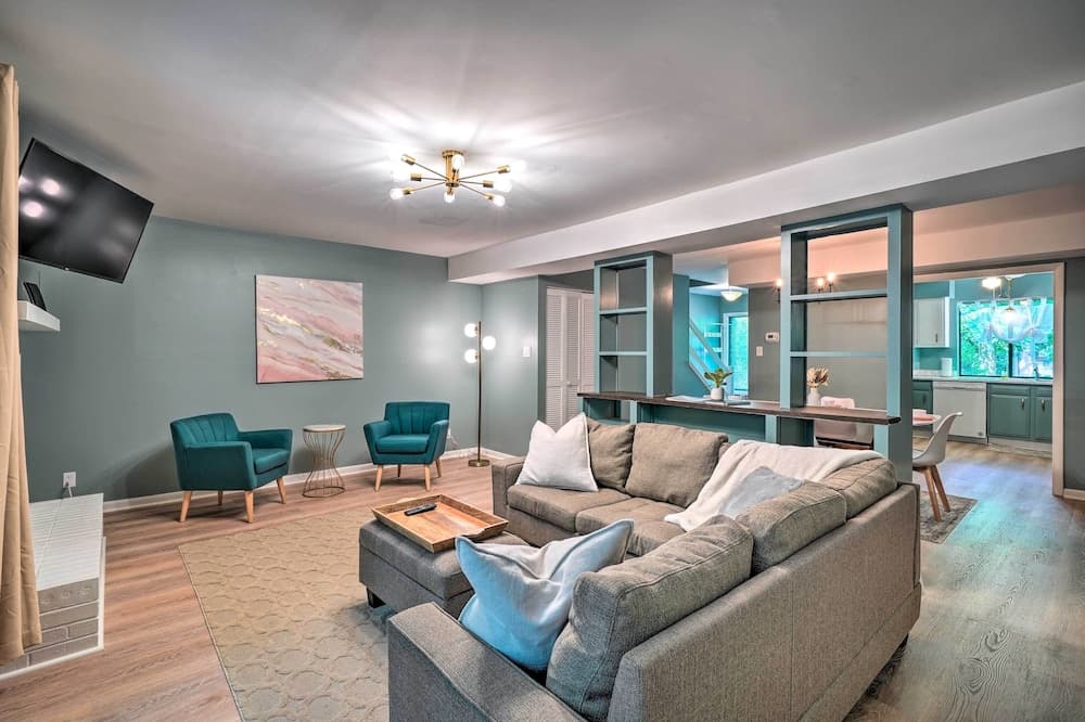 Photograph supplied for Stylish Durham Townhome < 5 Mi to Downtown!