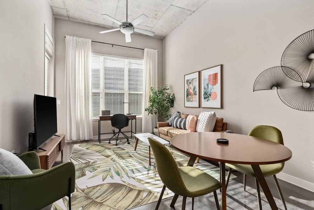 Photograph supplied for Elan Med Center 0137 Designer Loft-style 1BR Med Center