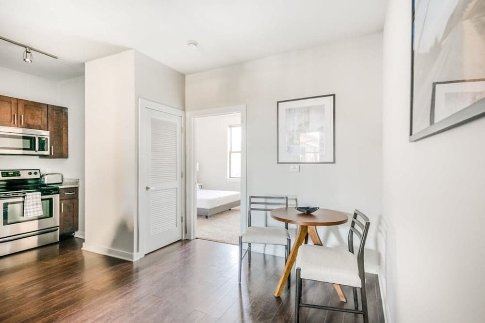 Photograph supplied for Cozysuites TWO Music Row Condos w Parking