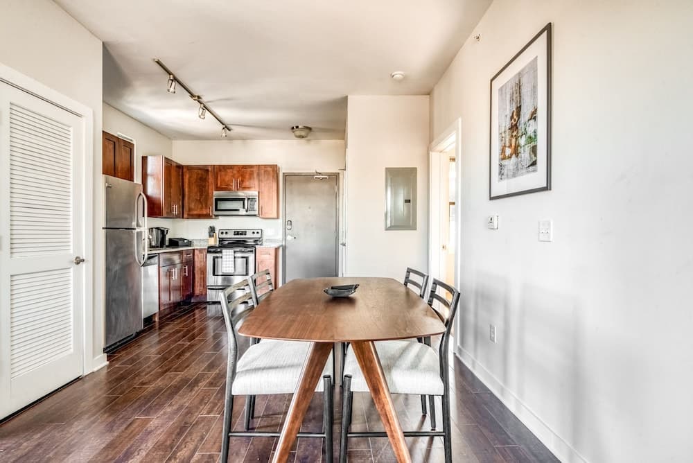 Photograph supplied for Cozysuites Music Row Spacious 2BR w Free Parking01