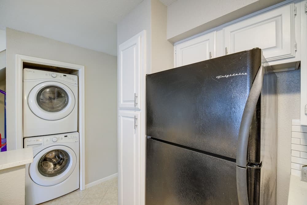 Photograph supplied for Houston Condo w/ Pool Access ~ 2 Mi NRG Stadium!