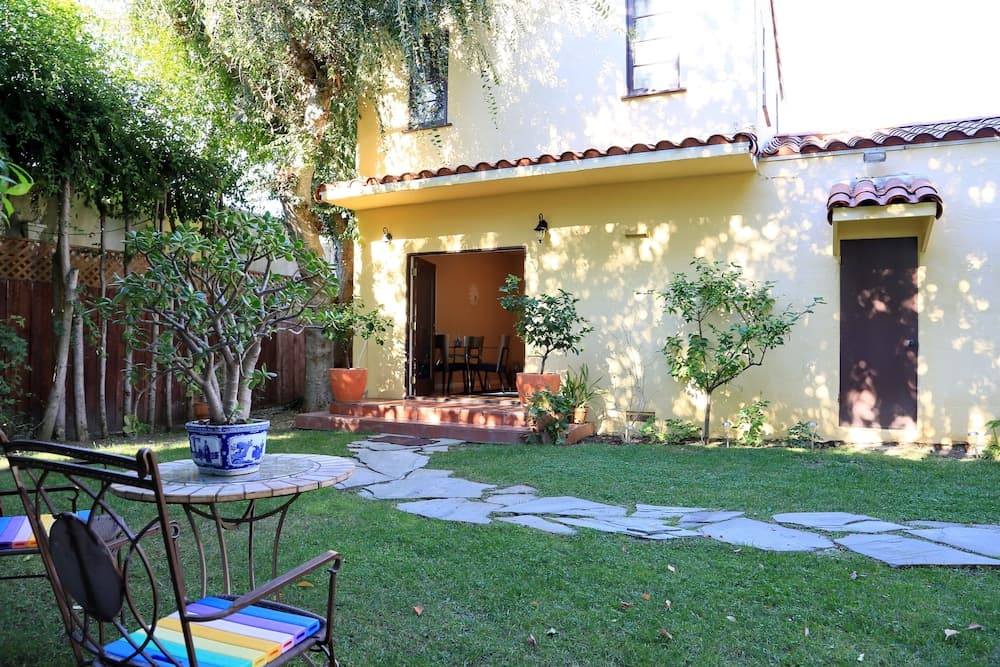 Photograph supplied for Wilshire Vista