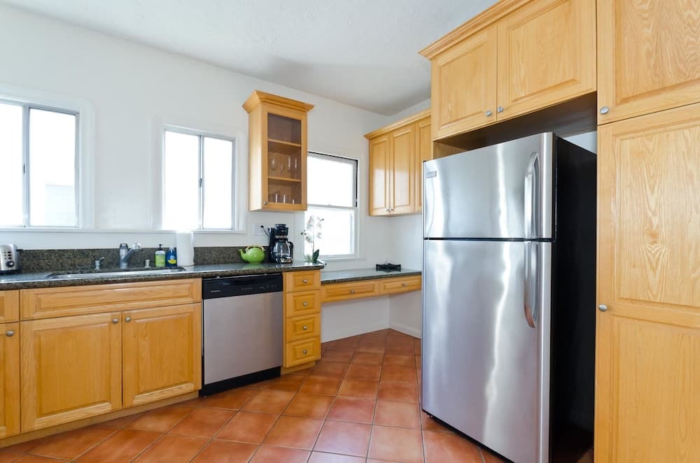 Photograph supplied for LA155 2 Bedroom Apartment By Senstay