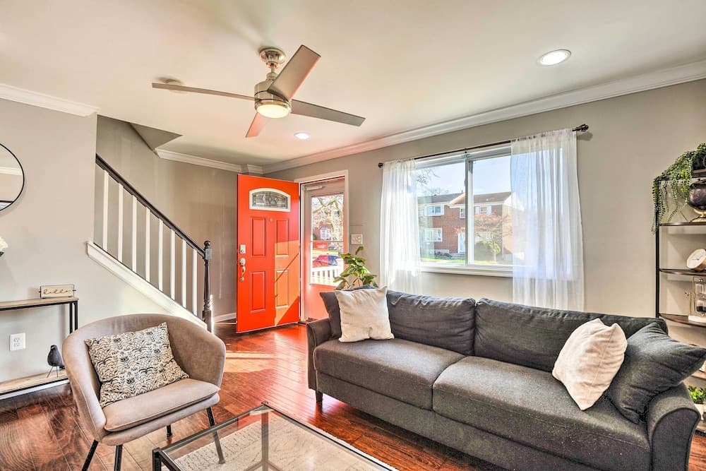 Photograph supplied for Chic Townhome w/ Deck: 6 Mi to Dtwn Baltimore