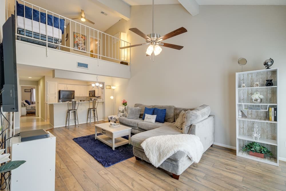 Photograph supplied for Houston Condo w/ Pool Access ~ 2 Mi NRG Stadium!