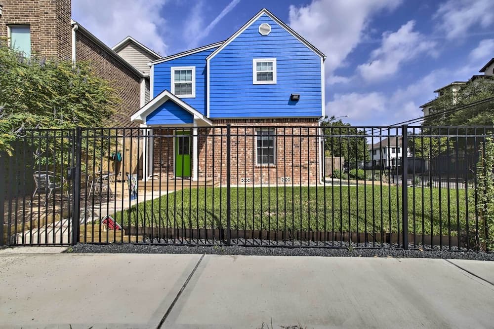 Photograph supplied for Houston Apt w/ EV Charging: 3 Mi to Downtown!